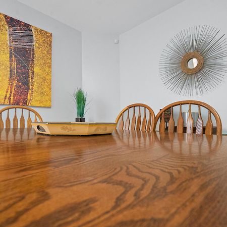 Newly Rehabbed Greystone With 2 Private Apartments, Backyard, Garage, Laundry, Close To Expressway Chicago Exterior photo