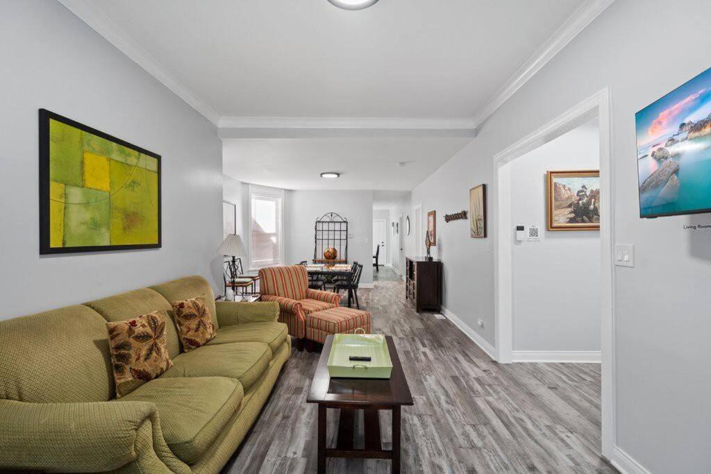 Newly Rehabbed Greystone With 2 Private Apartments, Backyard, Garage, Laundry, Close To Expressway Chicago Exterior photo