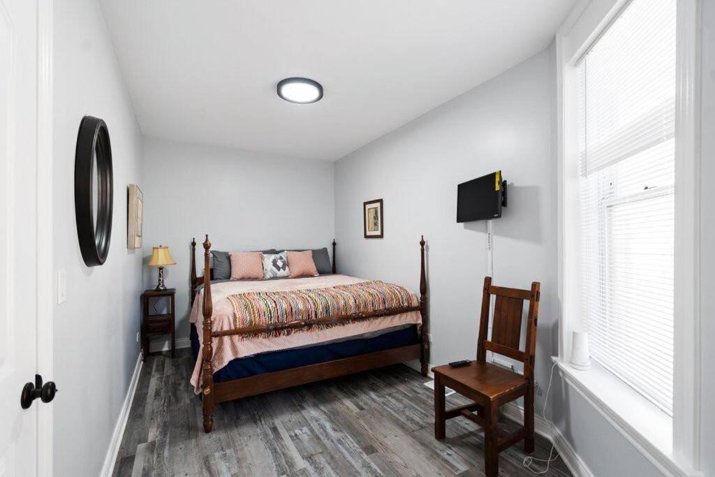 Newly Rehabbed Greystone With 2 Private Apartments, Backyard, Garage, Laundry, Close To Expressway Chicago Exterior photo