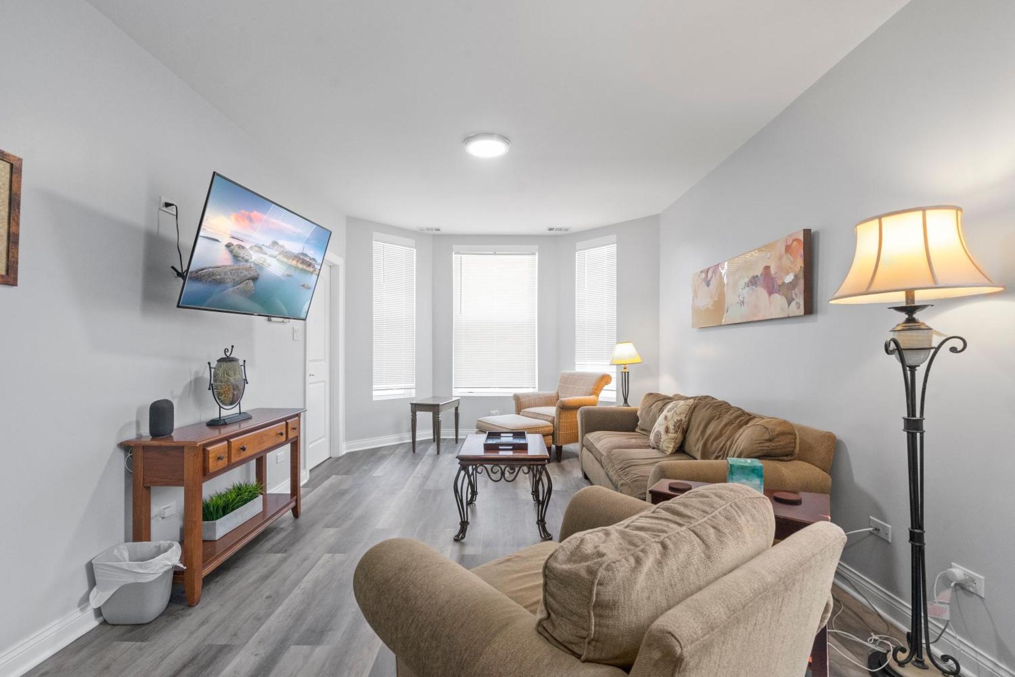 Newly Rehabbed Greystone With 2 Private Apartments, Backyard, Garage, Laundry, Close To Expressway Chicago Exterior photo